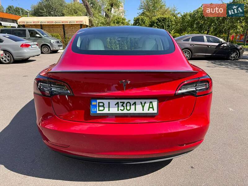 Седан Tesla Model 3 2020 в Виннице