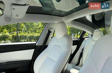 Седан Tesla Model 3 2020 в Виннице