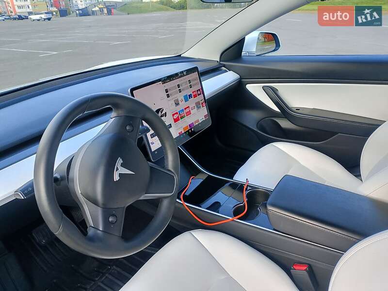 Седан Tesla Model 3 2019 в Києві фото 13 Седан Tesla Model 3 2019 в Києві