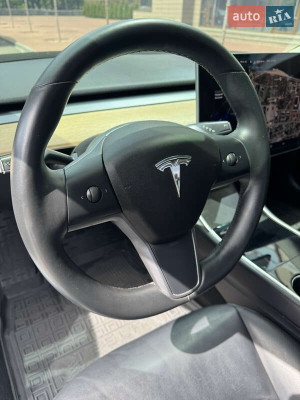 Седан Tesla Model 3 2019 в Кременчуге