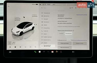 Седан Tesla Model 3 2022 в 