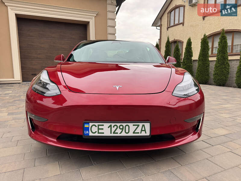 Седан Tesla Model 3 2019 в Черновцах