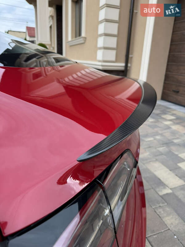 Седан Tesla Model 3 2019 в Черновцах