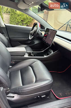 Седан Tesla Model 3 2019 в 