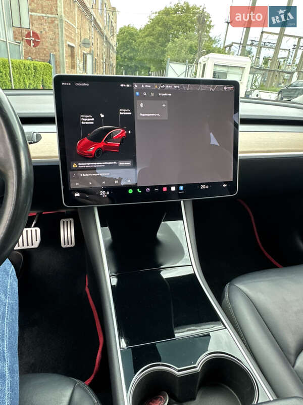 Седан Tesla Model 3 2019 в Черновцах