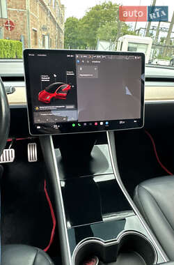 Седан Tesla Model 3 2019 в 