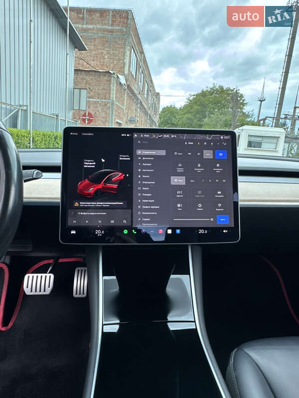 Седан Tesla Model 3 2019 в Черновцах