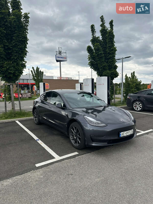 Седан Tesla Model 3 2022 в Тячеве