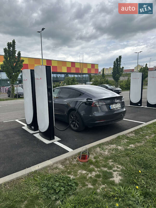 Седан Tesla Model 3 2022 в Тячеве
