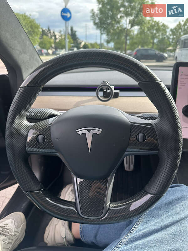 Седан Tesla Model 3 2022 в Тячеве