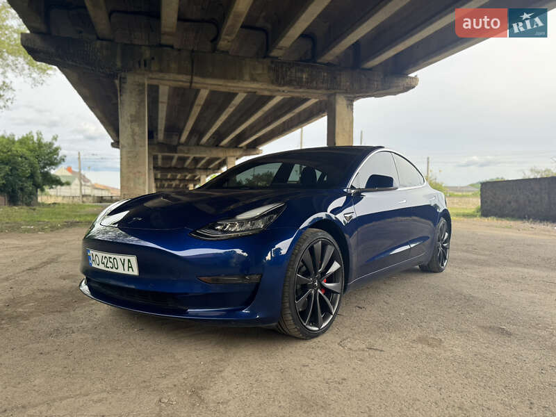Tesla Model 3 2020