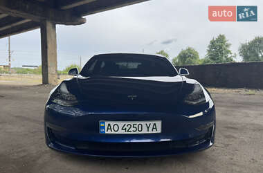 Седан Tesla Model 3 2020 в 
