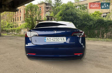 Седан Tesla Model 3 2020 в 