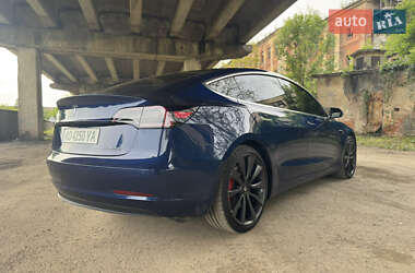Седан Tesla Model 3 2020 в 