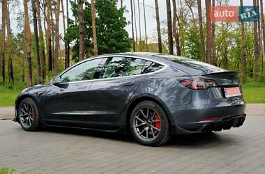Седан Tesla Model 3 2019 в 