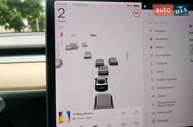 Седан Tesla Model 3 2019 в 