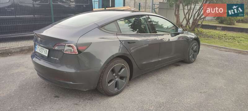 Седан Tesla Model 3 2021 в Надворной