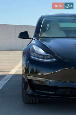 Седан Tesla Model 3 2018 в 