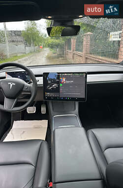 Седан Tesla Model 3 2018 в Черновцах