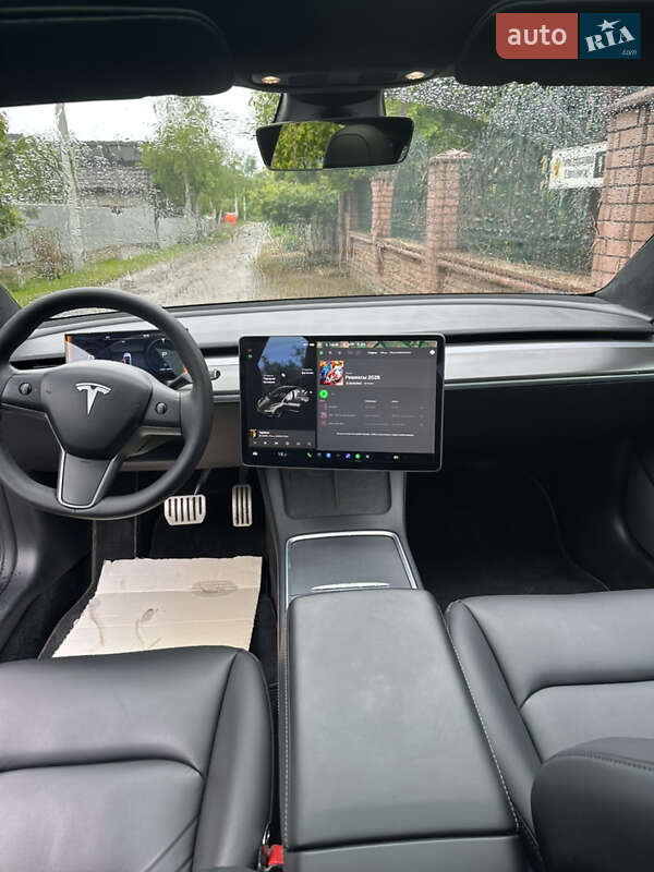 Седан Tesla Model 3 2018 в Черновцах