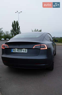 Седан Tesla Model 3 2021 в 