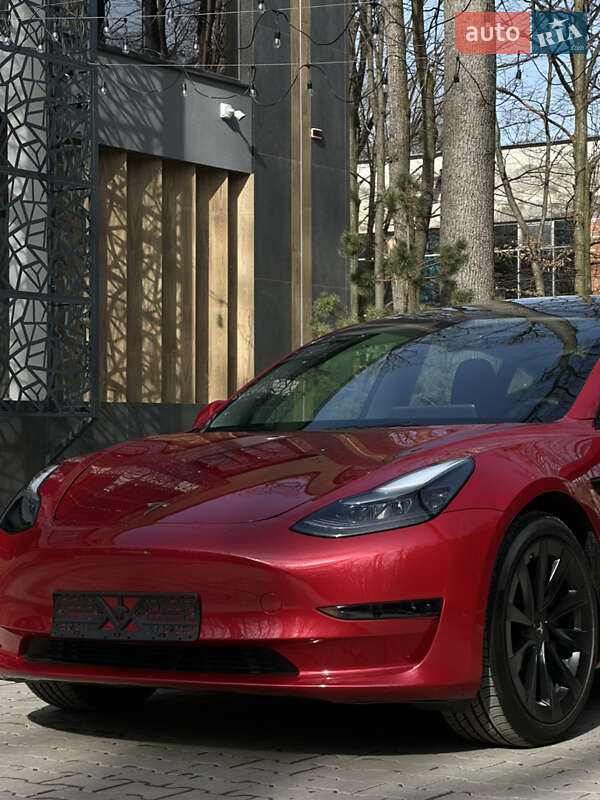 Седан Tesla Model 3 2022 в Вінниці