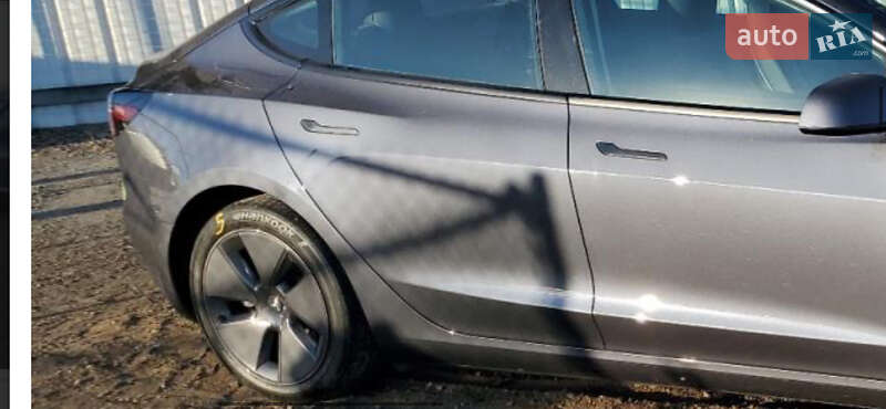 Седан Tesla Model 3 2022 в Ровно