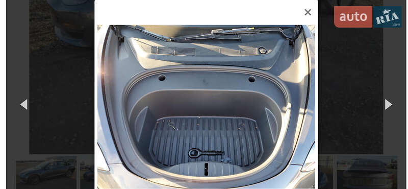 Седан Tesla Model 3 2022 в Ровно