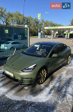 Седан Tesla Model 3 2019 в Ровно