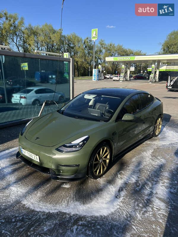 Седан Tesla Model 3 2019 в 