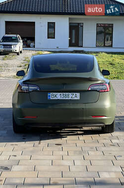 Седан Tesla Model 3 2019 в 