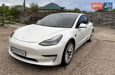 Седан Tesla Model 3 2022 в 
