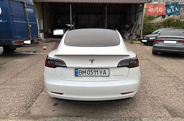 Седан Tesla Model 3 2022 в 