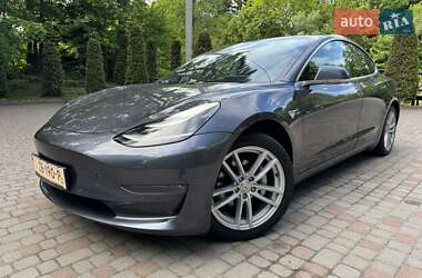 Седан Tesla Model 3 2019 в 