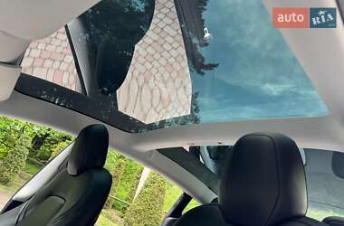 Седан Tesla Model 3 2019 в 