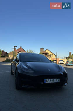 Седан Tesla Model 3 2021 в 