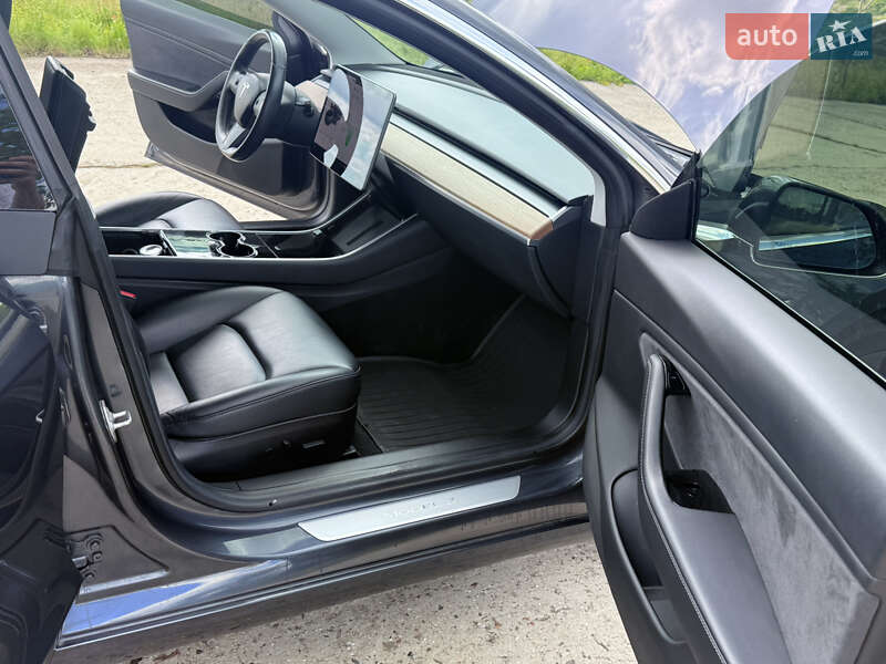 Седан Tesla Model 3 2018 в Южноукраинске фото 23 Седан Tesla Model 3 2018 в Южноукраинске