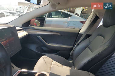 Седан Tesla Model 3 2022 в 