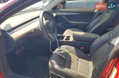 Седан Tesla Model 3 2022 в 