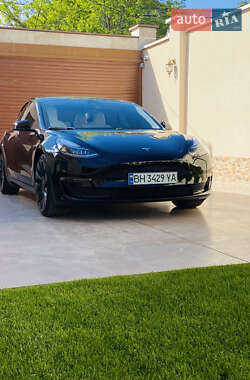 Седан Tesla Model 3 2021 в 