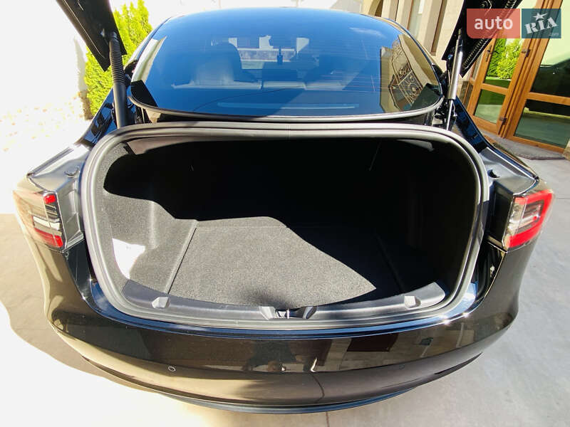 Седан Tesla Model 3 2021 в Одесі