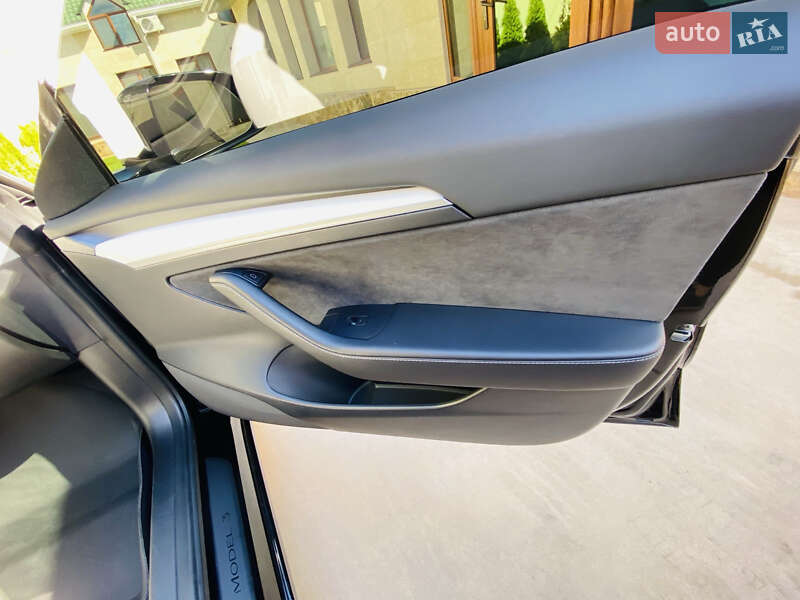 Седан Tesla Model 3 2021 в Одесі