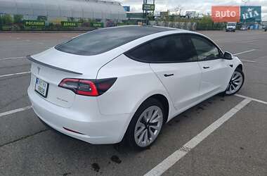 Седан Tesla Model 3 2020 в 