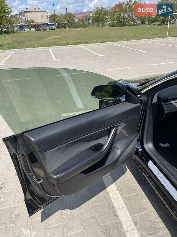Седан Tesla Model 3 2018 в Одессе