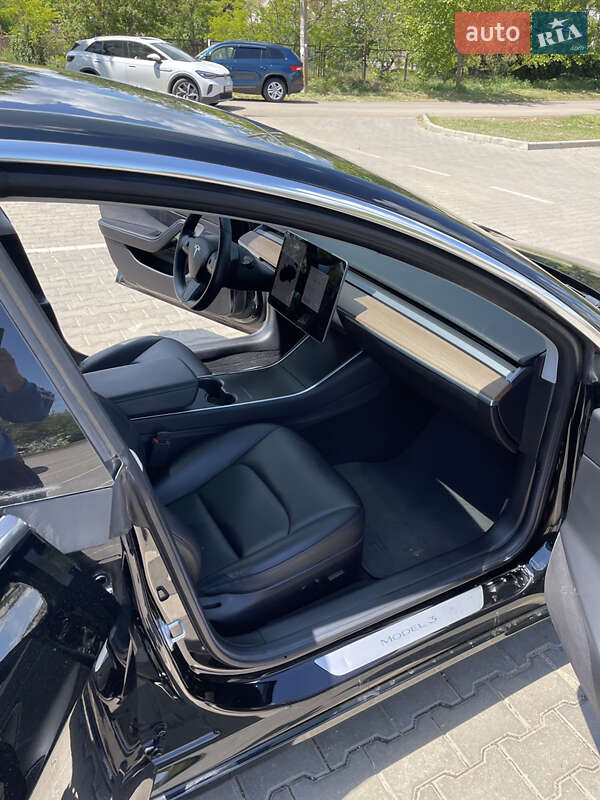 Седан Tesla Model 3 2018 в Одессе