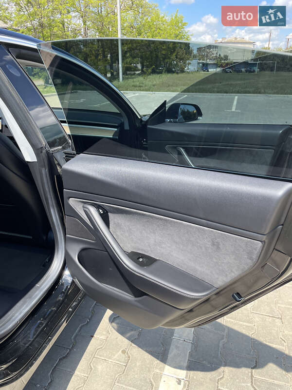 Седан Tesla Model 3 2018 в Одессе