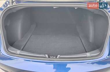 Седан Tesla Model 3 2023 в 