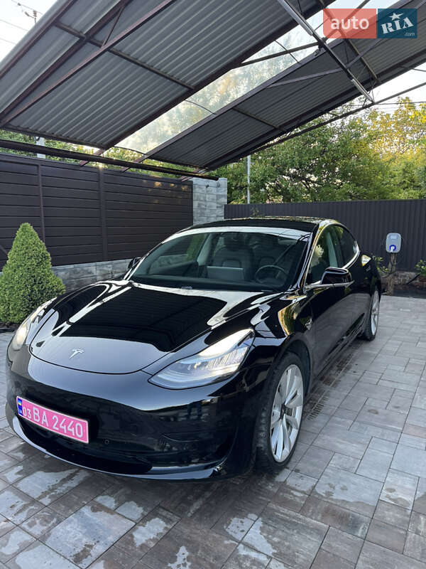 Седан Tesla Model 3 2019 в 