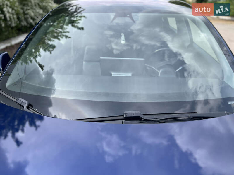 Седан Tesla Model 3 2018 в Броварах