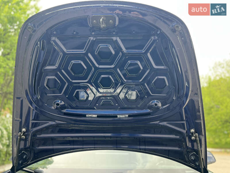 Седан Tesla Model 3 2018 в Броварах